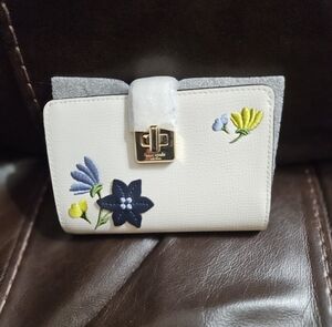 NWT Kate Spade Pheobe bifoldbwhite wallet